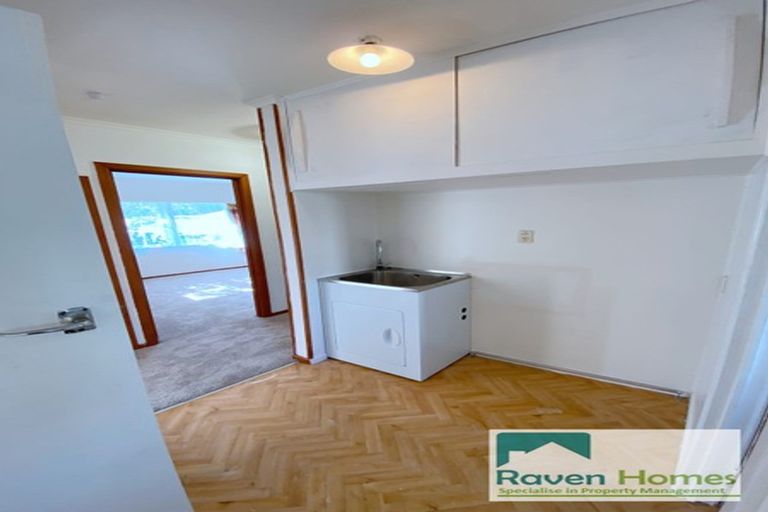 Photo of property in 136 Onewa Road, Northcote, Auckland, 0627