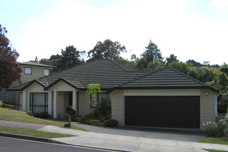 Photo of property in 11 Nottingham Place, Northcross, Auckland, 0630