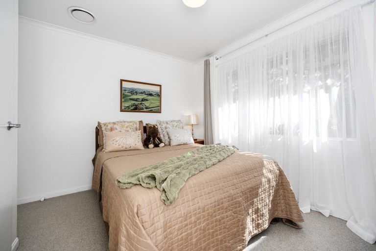 Photo of property in 1 Guildford Place, Bethlehem, Tauranga, 3110