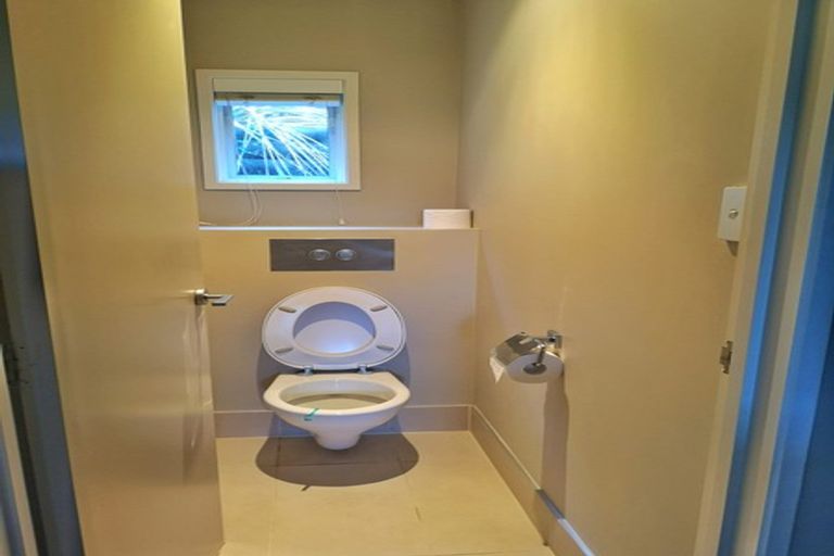 Photo of property in 70a Beach Road, Castor Bay, Auckland, 0620