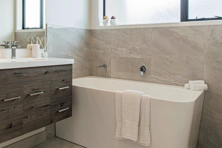 Photo of property in 334 Grenada Street, Papamoa Beach, Papamoa, 3118