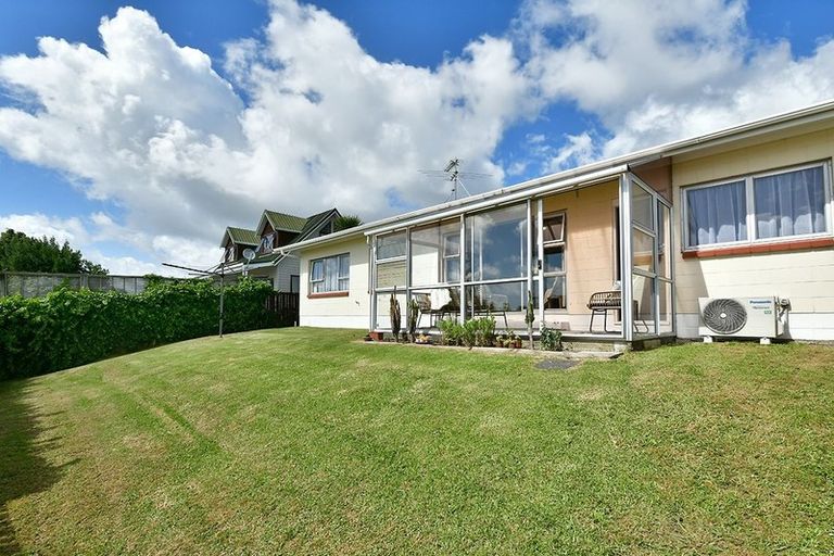 Photo of property in 60 Albatross Road, Red Beach, 0932