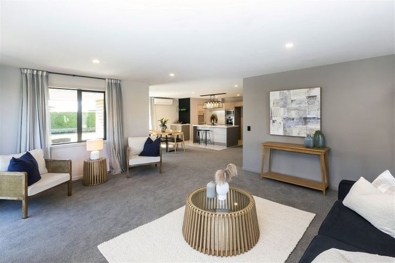 Photo of property in 32 Sequoia Way, Rangiora, 7400