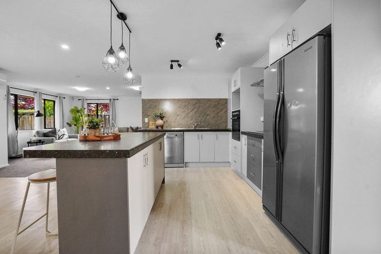 Photo of property in 109 Farnborough Drive, Grandview Heights, Hamilton, 3200