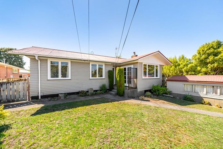 Photo of property in 20 Totara Park Road, Clouston Park, Upper Hutt, 5018