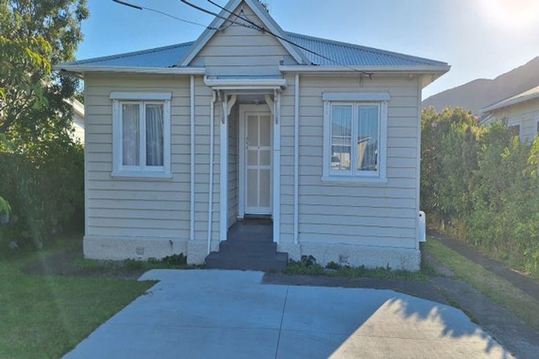 Photo of property in 45 York Street, Moera, Lower Hutt, 5010