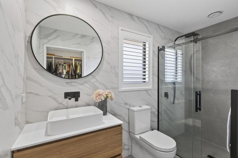 Photo of property in 247 Huatoki Street, Upper Vogeltown, New Plymouth, 4310