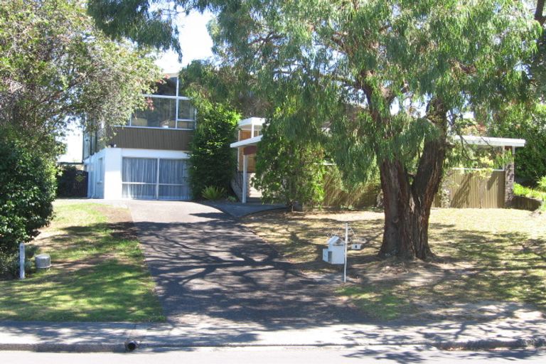 Photo of property in 8 Anakiwa Place, Milford, Auckland, 0620