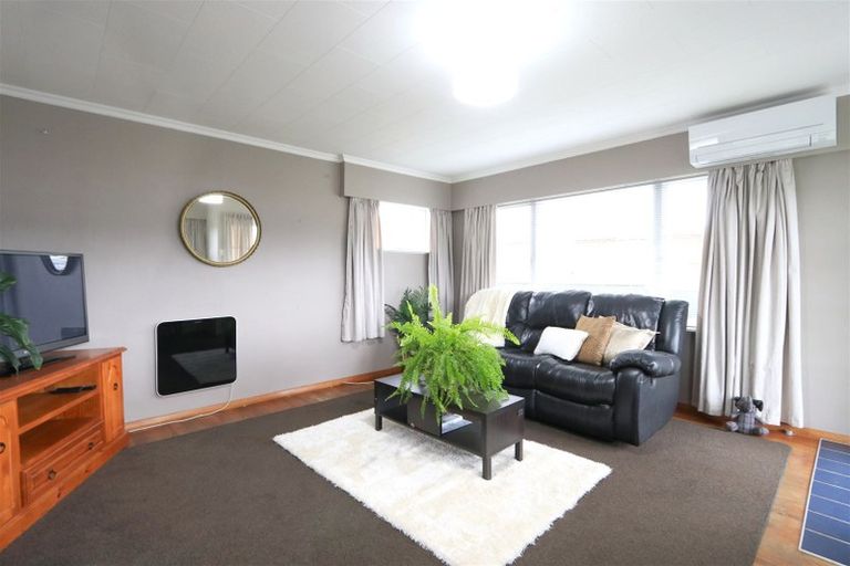 Photo of property in 87a Karamu Crescent, Wainuiomata, Lower Hutt, 5014