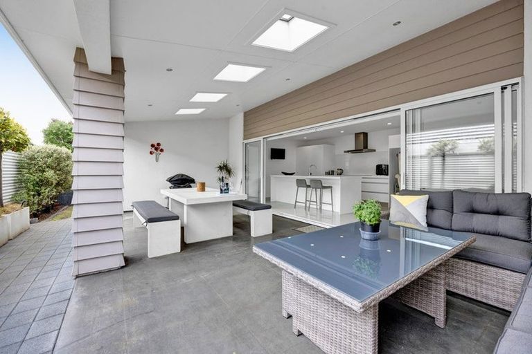 Photo of property in 16 Egmont Street, Patea, 4520