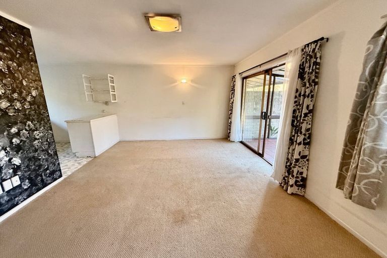 Photo of property in 1/404 Glenfield Road, Glenfield, Auckland, 0629