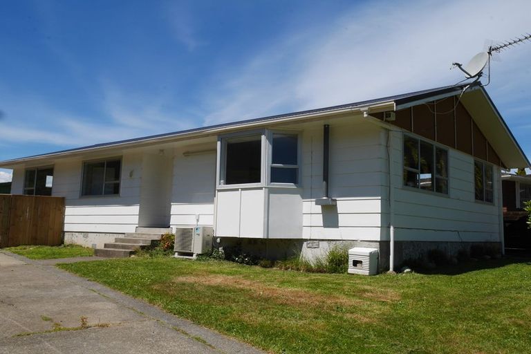 Photo of property in 26 Tacoma Drive, Totara Park, Upper Hutt, 5018