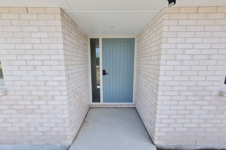 Photo of property in 15 Ocean View Rise, Ruakaka, 0116