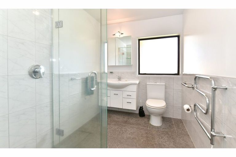 Photo of property in 8 Moenui Avenue, Orewa, 0931