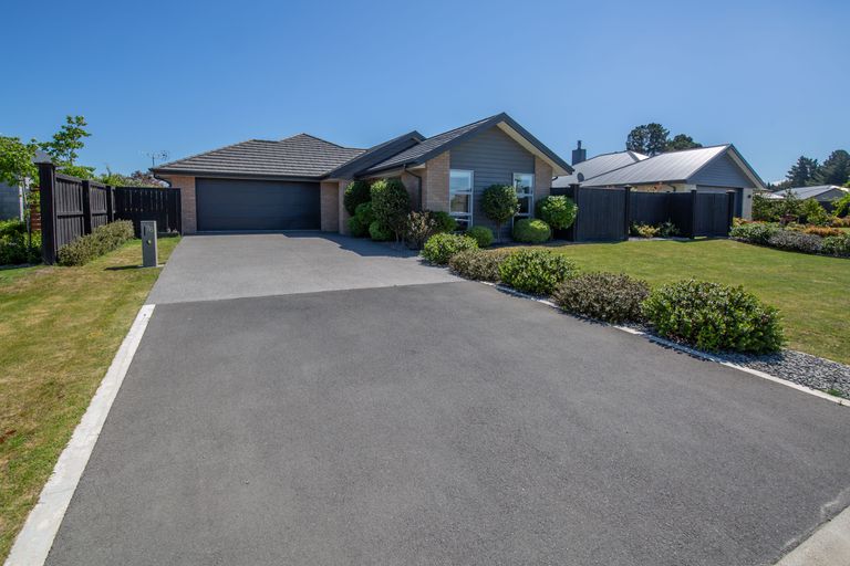 Photo of property in 76 Stanford Way, Rolleston, 7615