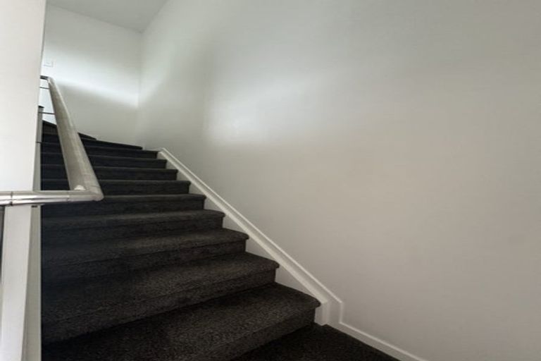 Photo of property in 10/5 Hikurangi Street, Te Atatu Peninsula, Auckland, 0610