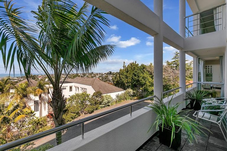 Photo of property in 1/36 King Richard Place, Browns Bay, Auckland, 0630