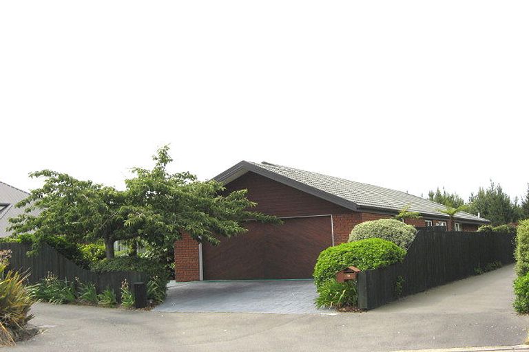 Photo of property in 19 Flaxgrove Place, Parklands, Christchurch, 8083