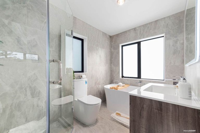 Photo of property in 66b Chartwell Avenue, Glenfield, Auckland, 0629