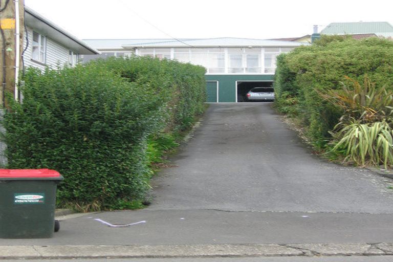 Photo of property in 17 Trebann Street, Paparangi, Wellington, 6037