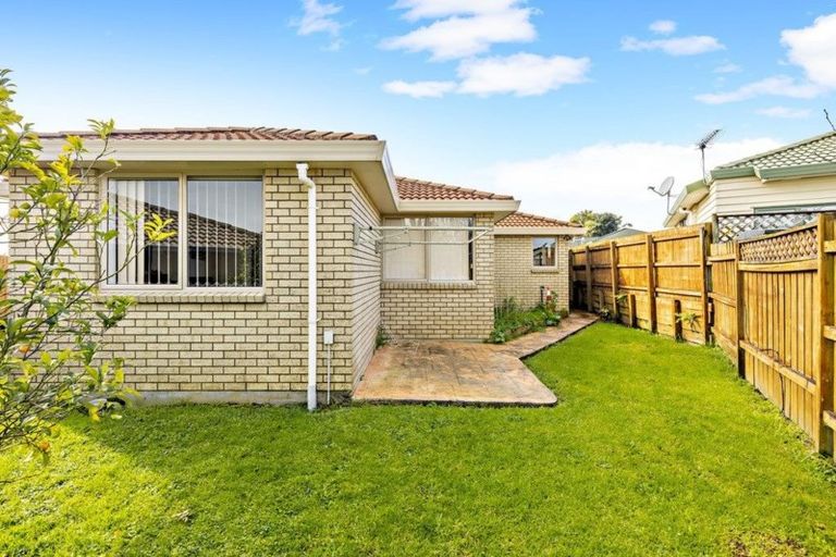 Photo of property in 6 Frederick Reece Drive, The Gardens, Auckland, 2105