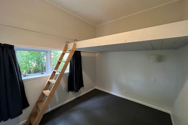 Photo of property in 62 Kelburn Parade, Kelburn, Wellington, 6012