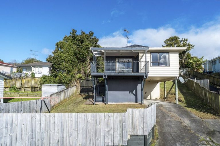 Photo of property in 12 Halloran Place, Massey, Auckland, 0614