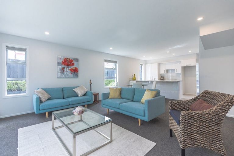 Photo of property in 27a Ranui Terrace, Tawa, Wellington, 5028