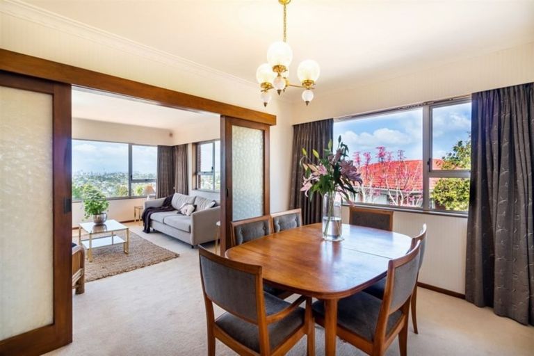 Photo of property in 15 Colin Wild Place, Glenfield, Auckland, 0629