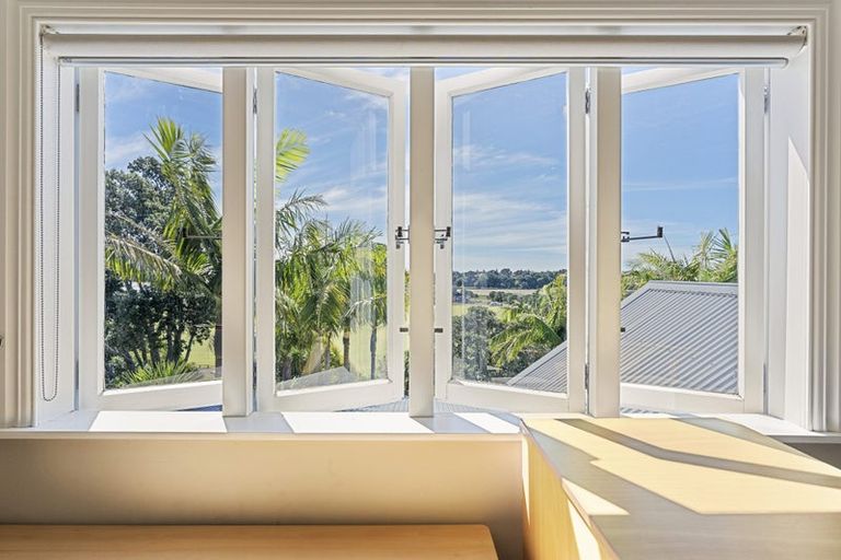 Photo of property in 46 Waterview Road, Stanley Point, Auckland, 0624