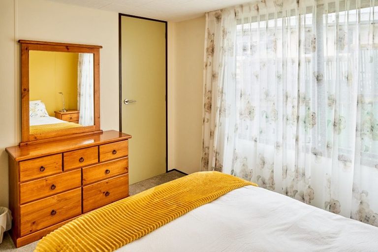 Photo of property in 4 Kivell Street, Ranui, Porirua, 5024