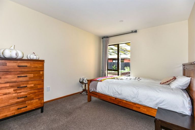 Photo of property in 23 Derenzy Place, Avonhead, Christchurch, 8042