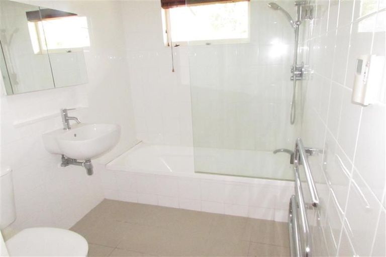 Photo of property in 46 Grenada Avenue, Forrest Hill, Auckland, 0620