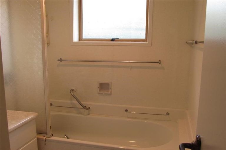 Photo of property in 1/35a Coniston Avenue, Te Atatu South, Auckland, 0610