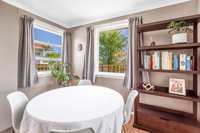 Photo of property in 11 George Street, Levin, 5510