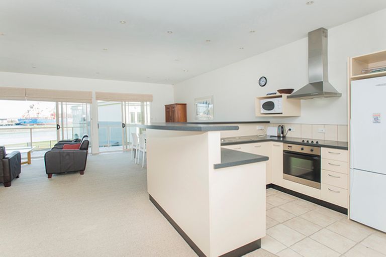 Photo of property in Harbour View, 17/100 Customhouse Street, Gisborne, 4010