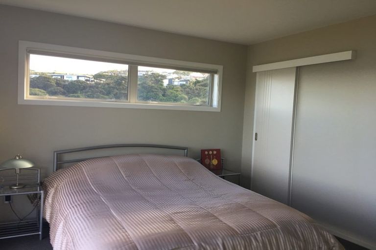 Photo of property in 58 Tamworth Crescent, Newlands, Wellington, 6037