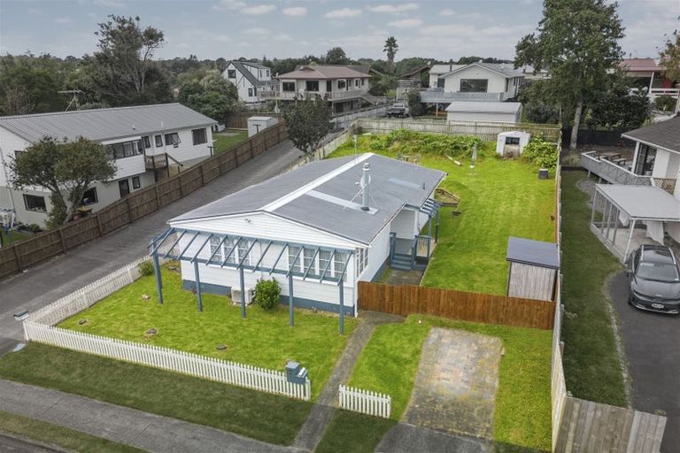 Photo of property in 55 Riverside Drive, Waiuku, 2123