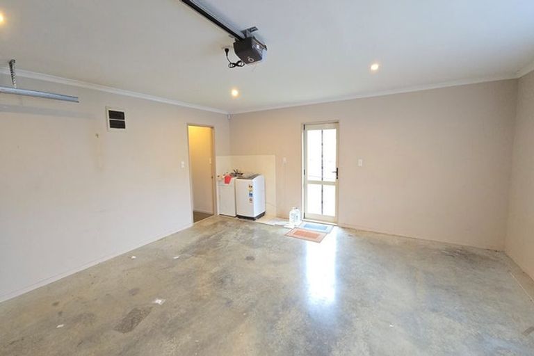 Photo of property in 21 Edgewood Way, Henderson, Auckland, 0612