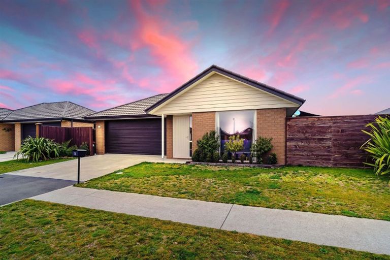 Photo of property in 36 Shillingford Boulevard, Rolleston, 7615