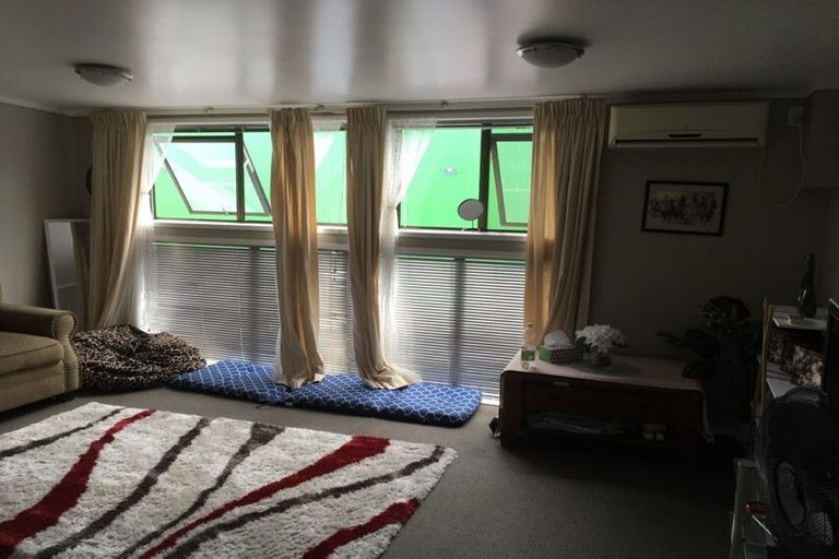 Photo of property in 2/251 Lincoln Road, Henderson, Auckland, 0610