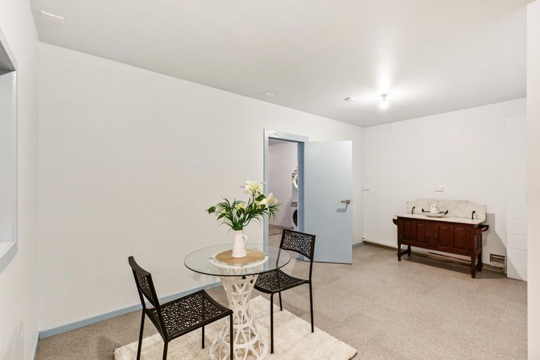 Photo of property in 847 West Coast Road, Oratia, Auckland, 0604