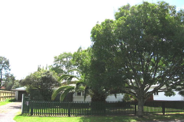 Photo of property in 7 Lynden Avenue, Hillcrest, Auckland, 0627