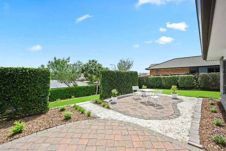 Photo of property in 30 Pointon Glade, Grandview Heights, Hamilton, 3200