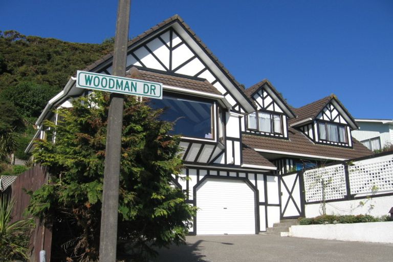 Photo of property in 41 Woodman Drive, Tawa, Wellington, 5028