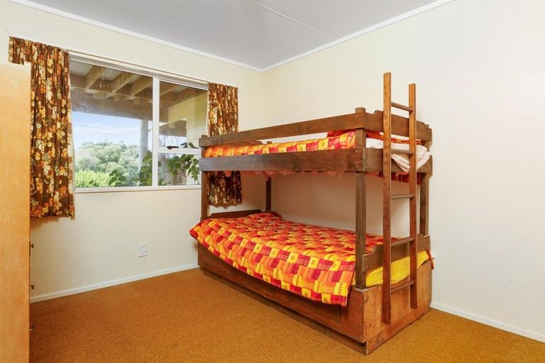 Photo of property in 16 Tamarisk Drive, Riversdale Beach, Masterton, 5872