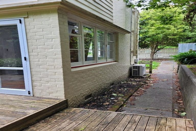 Photo of property in 47-47a Milton Road, Bluff Hill, Napier, 4110