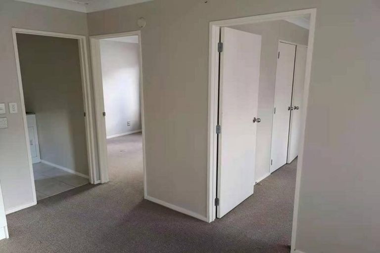 Photo of property in 41 Triangle Road, Massey, Auckland, 0614
