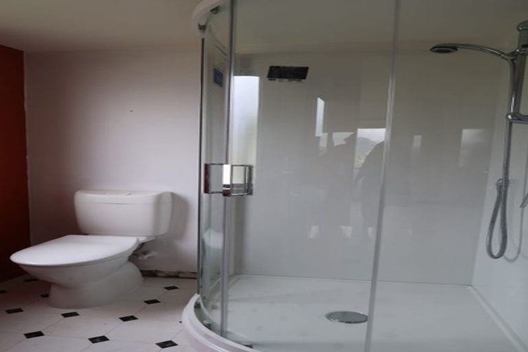 Photo of property in 62a Saint Johns Terrace, Tawa, Wellington, 5028