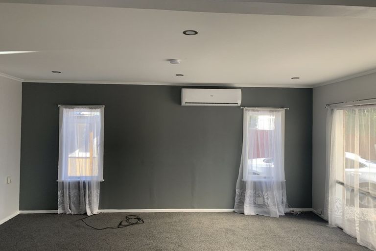 Photo of property in 11a Hill Crescent, Papakura, 2110